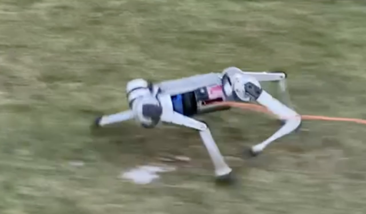 AI boost: Robot dog breaks highspeed record