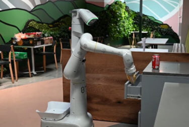Inner Monologue: Google’s robot talks to itself