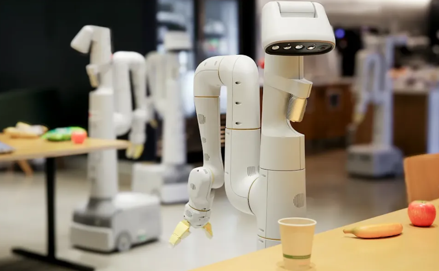 Google Deepmind shares its latest AI research for everyday robots